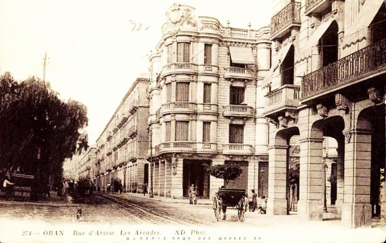 RA g- 011- Place des Victoires.jpg